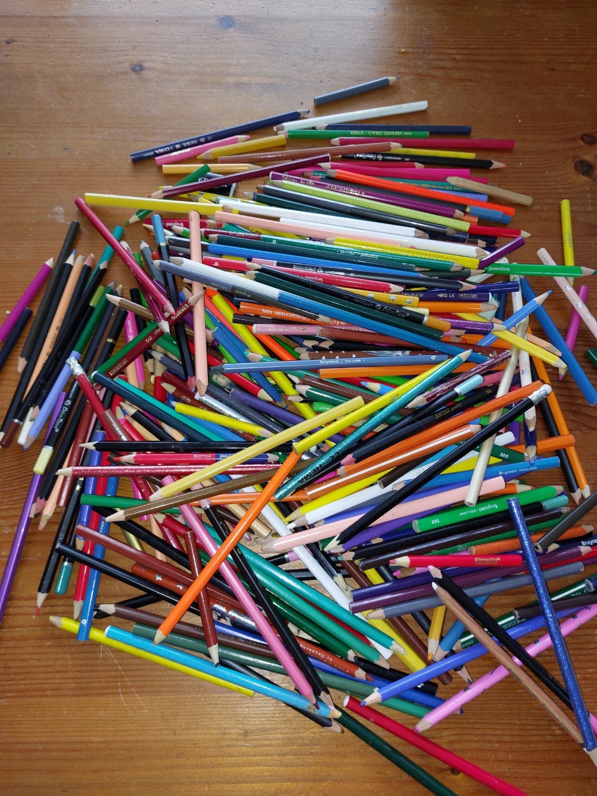 Grote verzameling gebruikte kleurpotloden, Ophalen, Gebruikt, Potlood of Stift