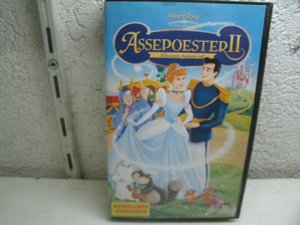 vhs 214a assepoester 11  gr, Alle leeftijden, Ophalen of Verzenden, Zo goed als nieuw