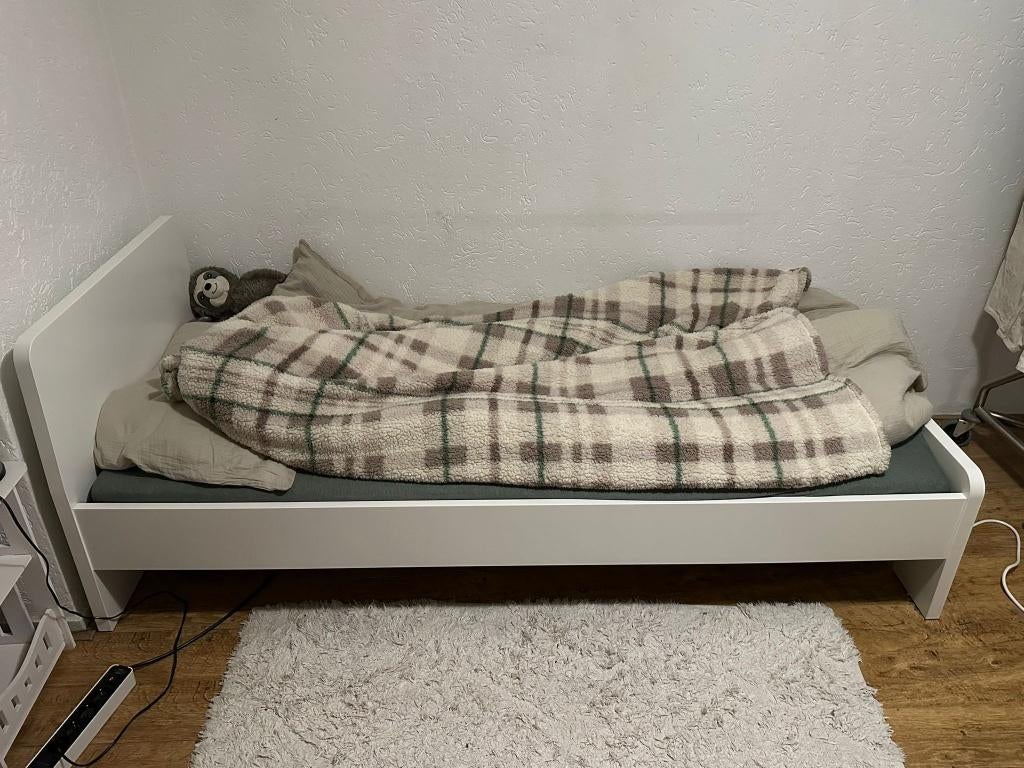 Ikea MALM bed, Huis en Inrichting, Slaapkamer | Bedden, Zo goed als nieuw, Eenpersoons, 90 cm, 200 cm, Hout, Wit, Ophalen