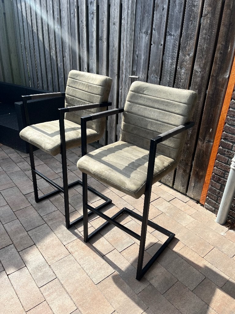 Set van 2 barkrukken met armleuningen, Huis en Inrichting, Ophalen, Gebruikt, Met voetsteun, 90 cm of meer