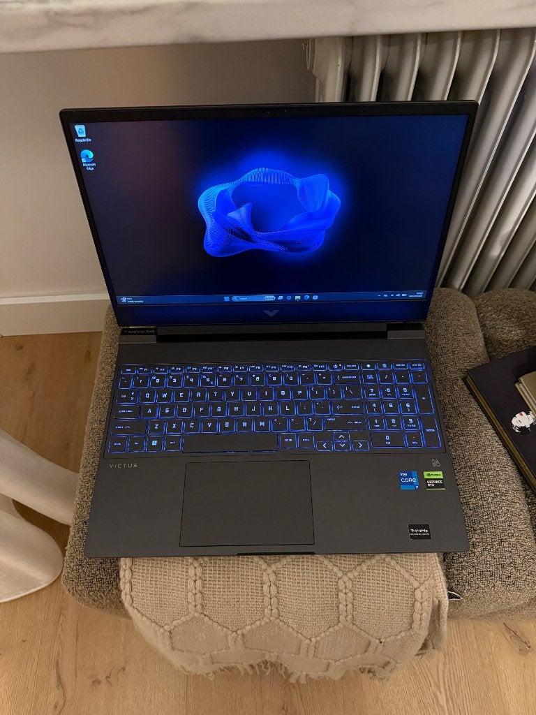 HP Victus gaming laptop – RTX 4060 / i7/ 64GB RAM / 2TB SSD