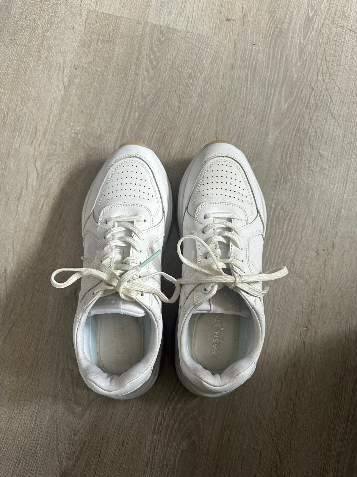 Tamaris sneakers wit, Kleding | Dames, Schoenen, Wit, Ophalen of Verzenden, Sneakers of Gympen, Zo goed als nieuw
