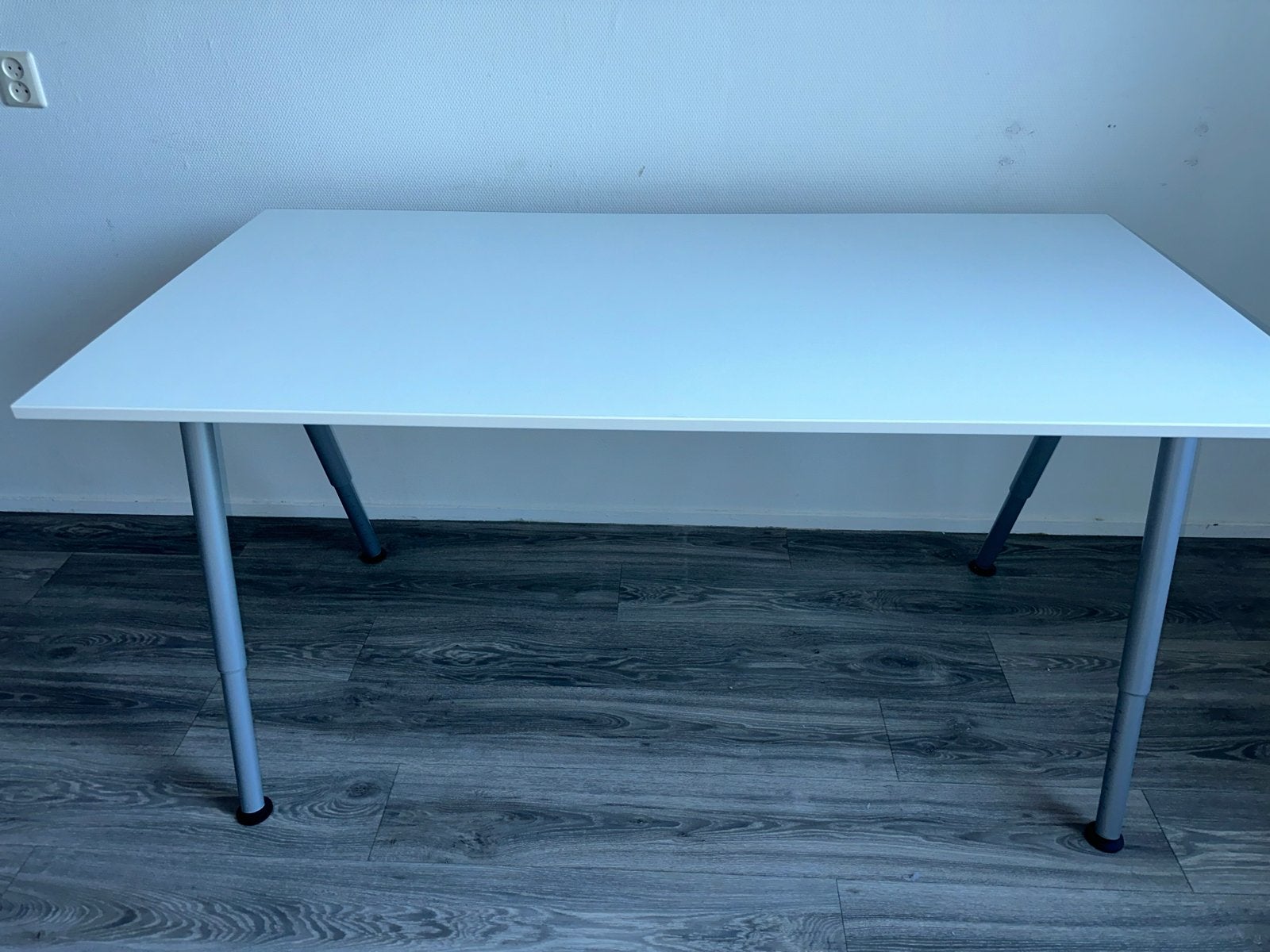 IKEA THYGE Bureau - verstelbare poten, Ophalen, Demontabel, 160 cm, Metaal