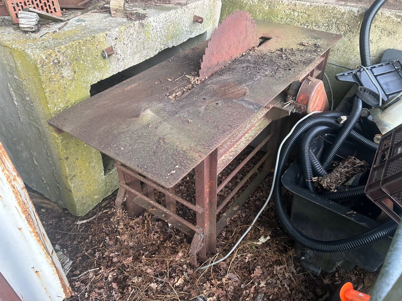 Zaagtafel robuust werking onbekent, Ophalen, Gebruikt, IJzer