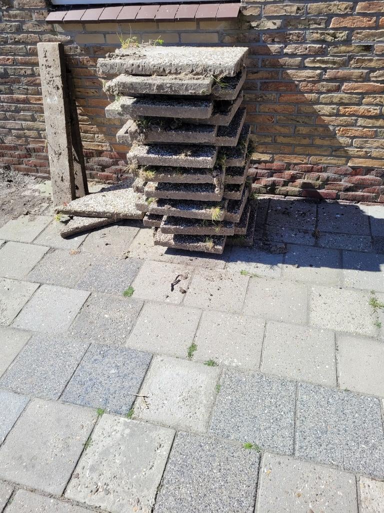 Gratis Grindtegels ophalen uit hallum, Tuin en Terras, Tegels en Klinkers, Ophalen, Gebruikt, Beton, Terrastegels