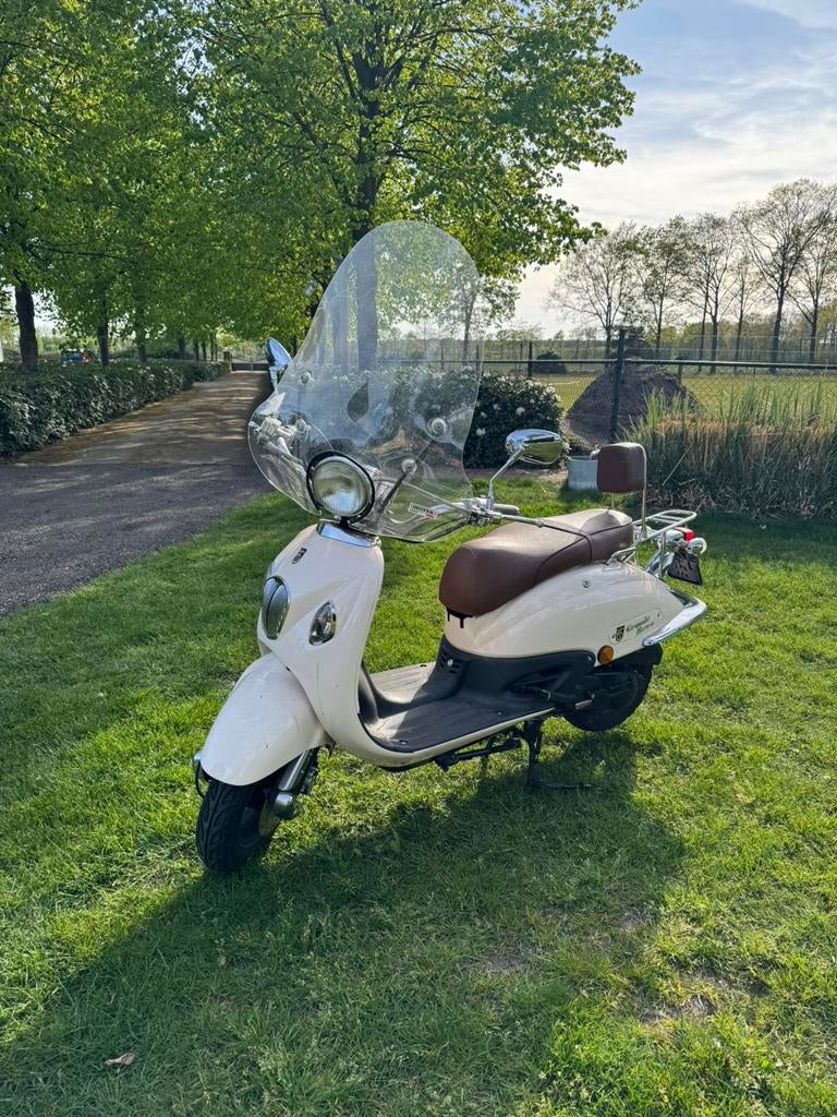 Mooie BTC Grande Retro Scooter te koop!, Ophalen, Gebruikt, Maximaal 45 km/u, Benzine