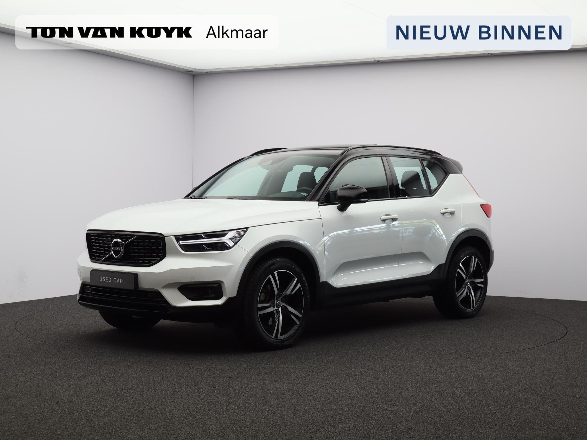 Volvo XC40 2.0 T4 R-Design / Trekhaak / Panoramadak / Stoelv