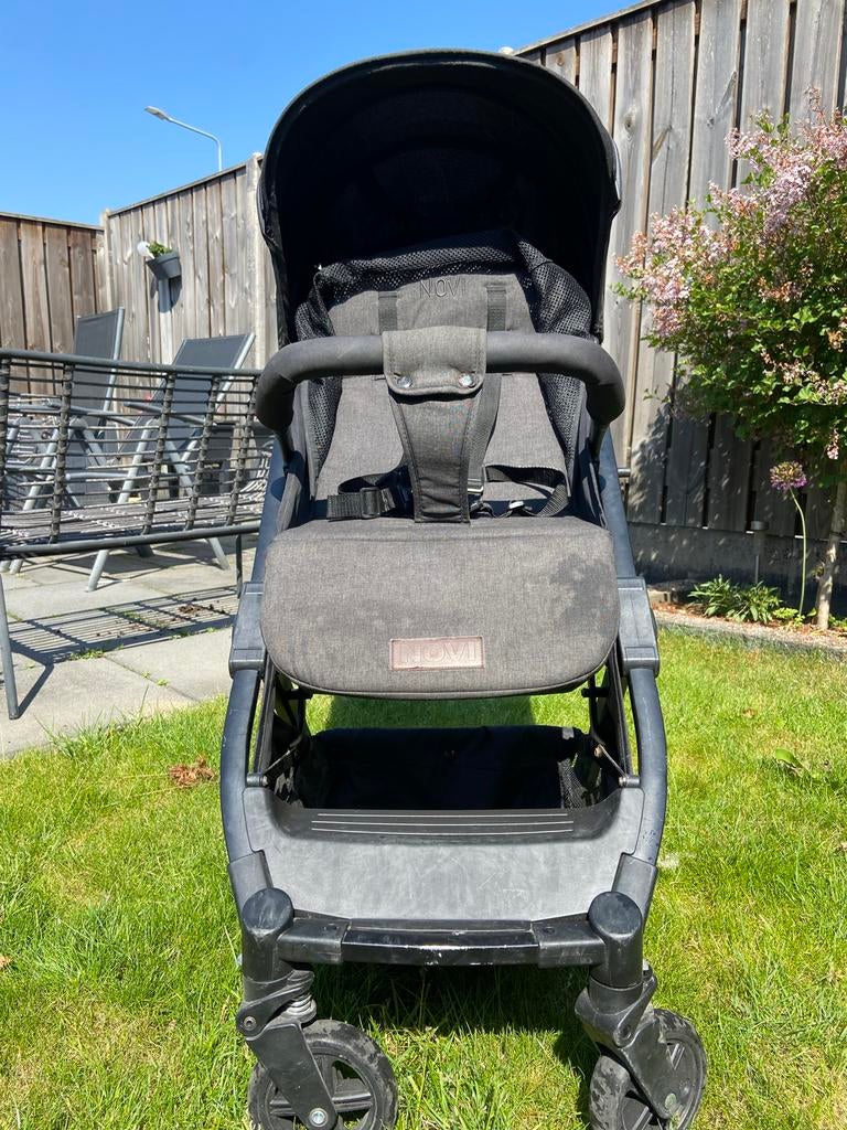 Novi kinderwagen, zwart, gebruikt, Ophalen, Gebruikt