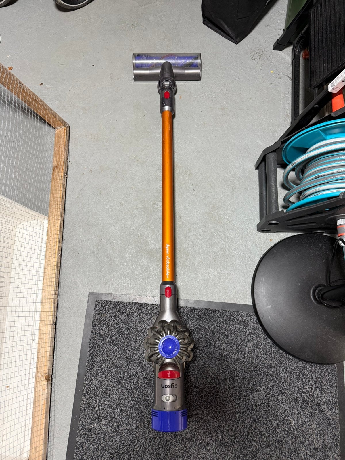 Dyson V8 Absolute draadloze steelstofzuiger en accessoires, Ophalen, Zo goed als nieuw