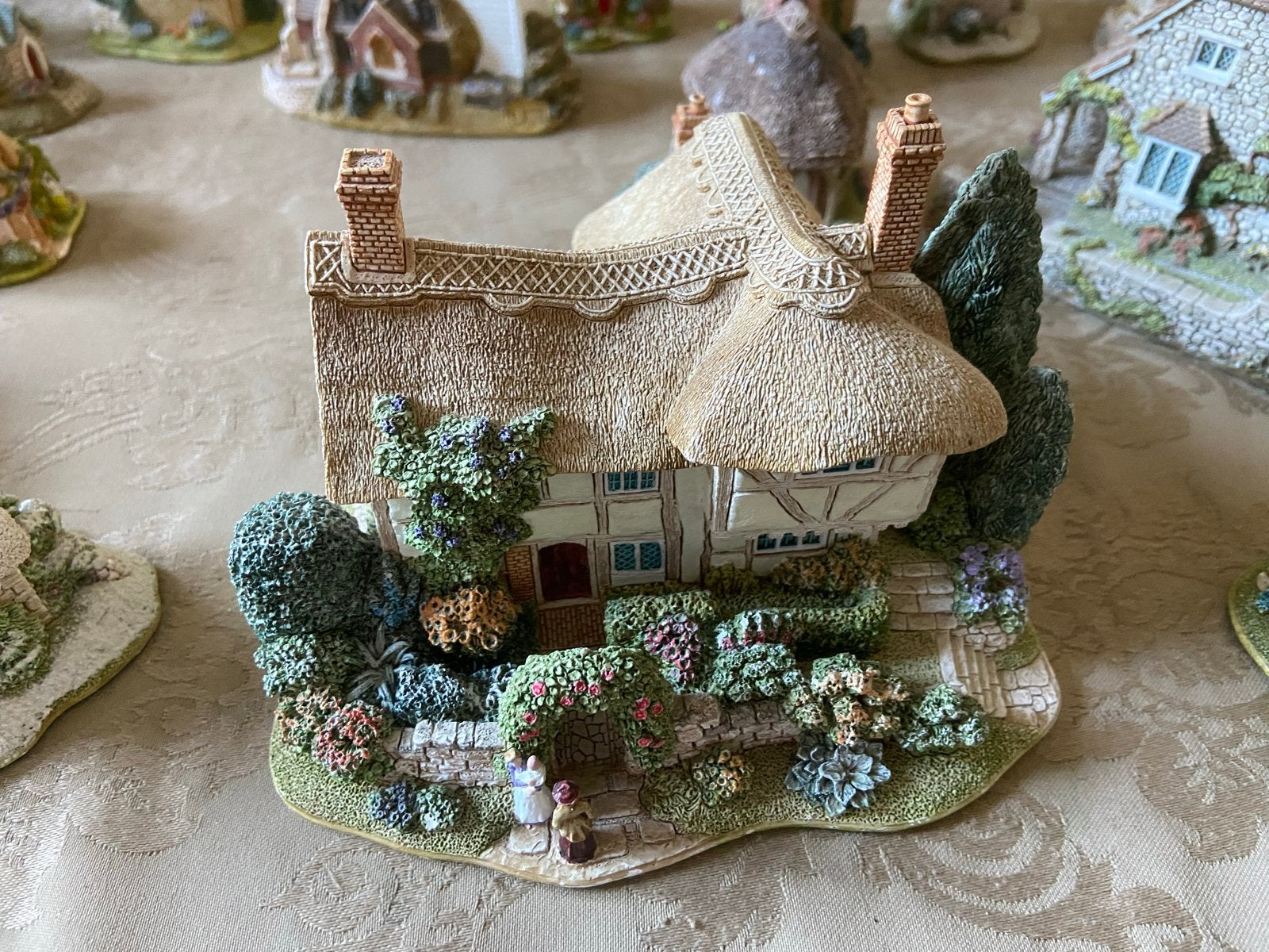 Lilliput Lane 'Gossip Gate' Cottage Miniatuur, Ophalen of Verzenden, Zo goed als nieuw, Overige typen