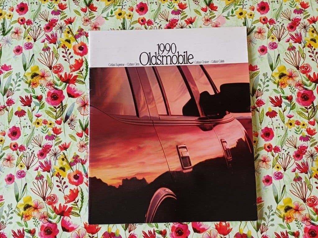 OLDSMOBILE CUTLASS 1990 brochure folder USA origineel, Ophalen of Verzenden, Zo goed als nieuw, Overige merken