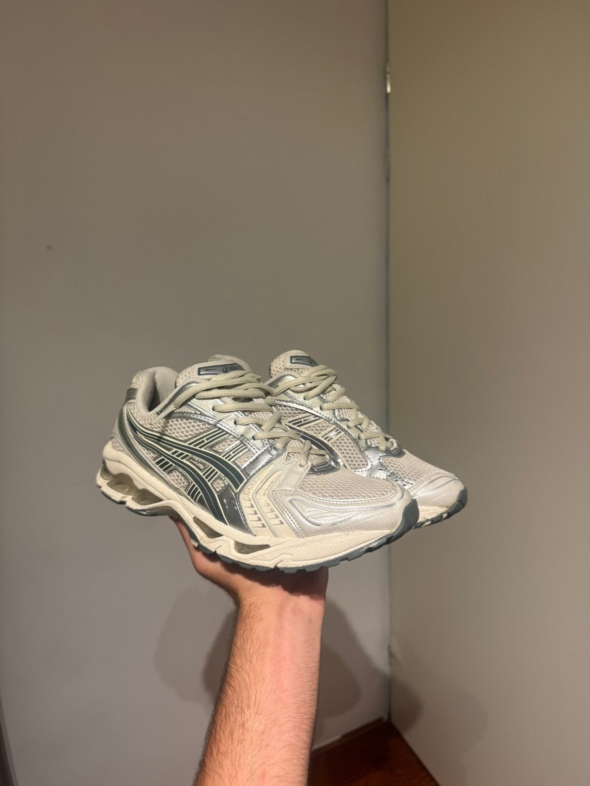 Asics gel Kayano 14 Birch Dark Pewter Maat 42, Ophalen, Zo goed als nieuw