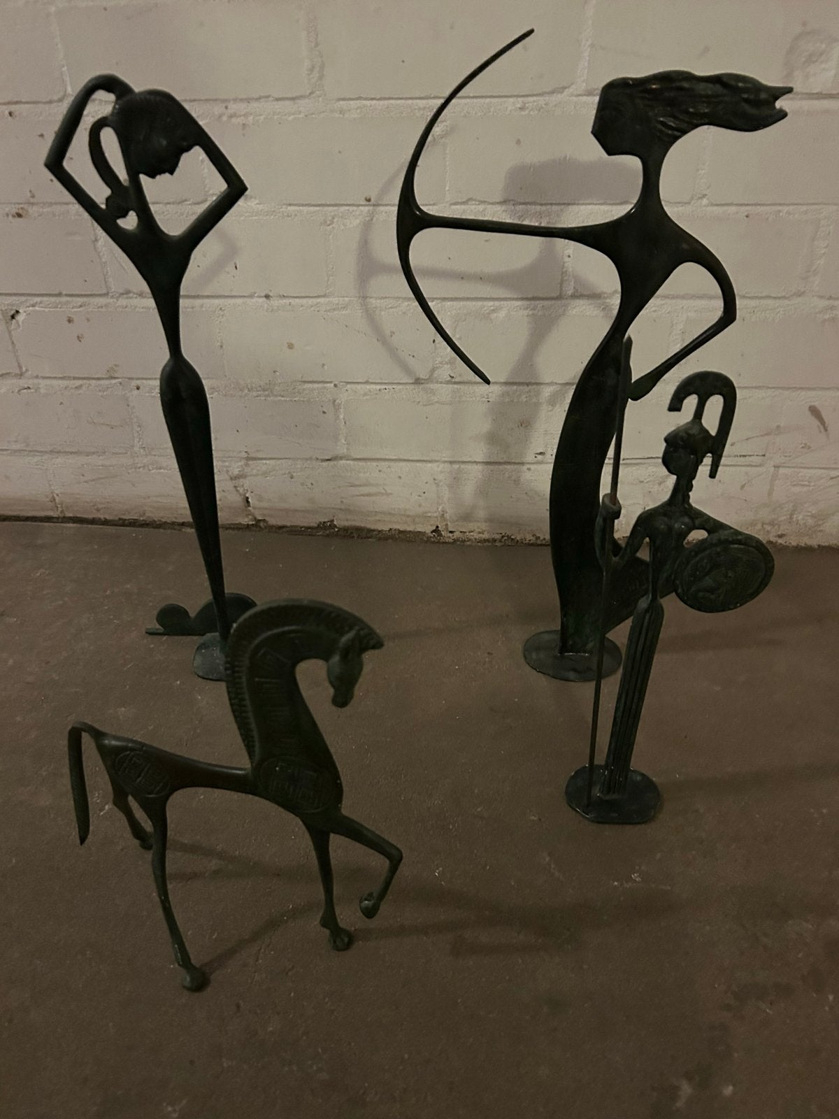 Set van 4 bronzen beelden: Griekse mythologie en paard, Ophalen, 20 - 50 cm, Beeld, Bruin