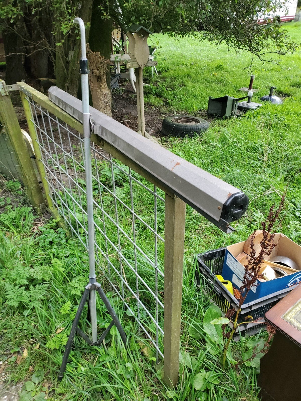 Projectiescherm op standaard retro, Ophalen