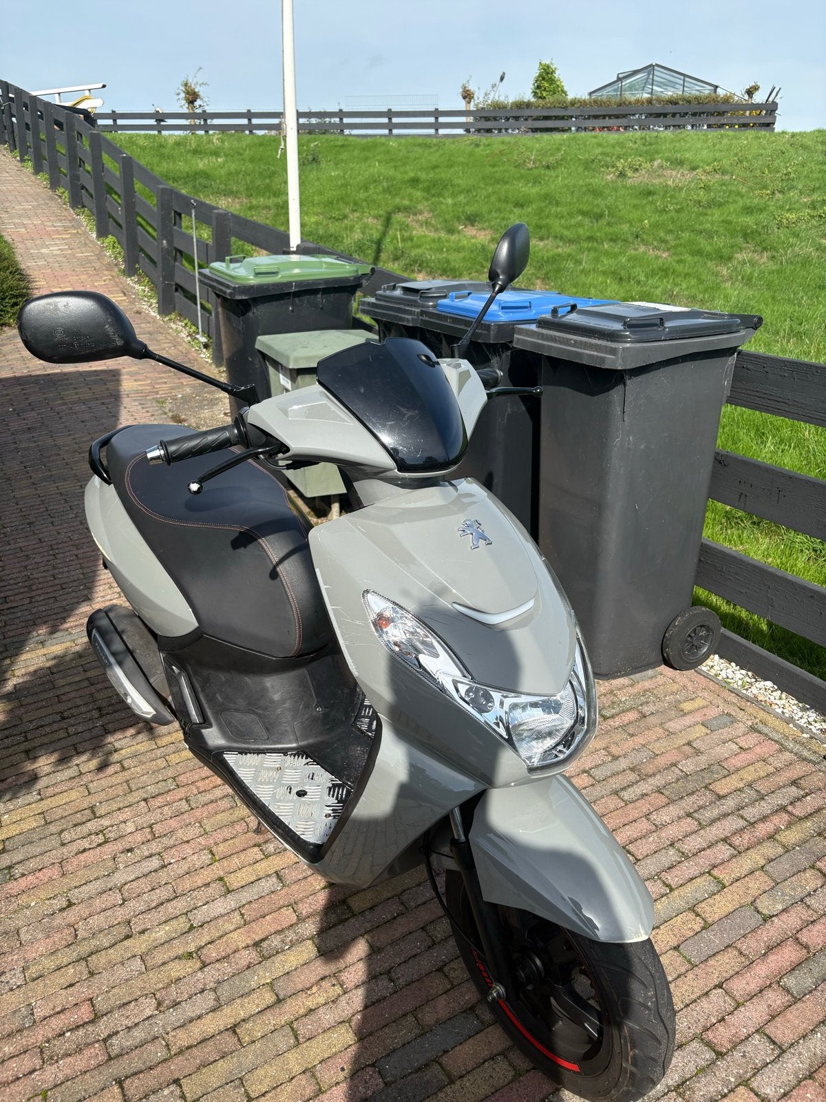 Peugeot Kisbee scooter - Gebruikt, lichte schade, Ophalen, Gebruikt, Overige modellen, Maximaal 45 km/u