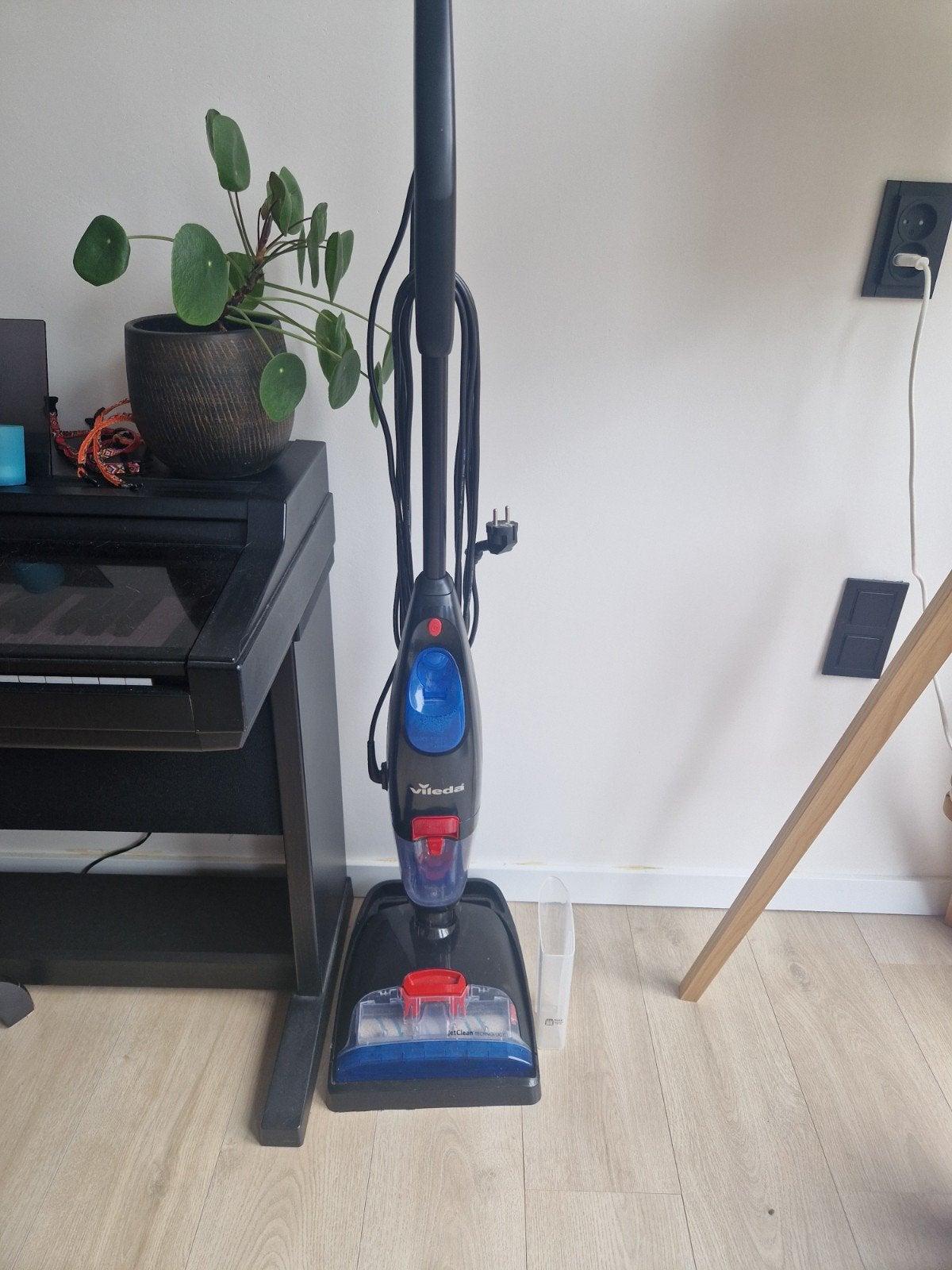 Vileda JetClean 3 in 1 stofzuiger en vloerreiniger, Ophalen, Zo goed als nieuw, Reservoir, Dweilfunctie