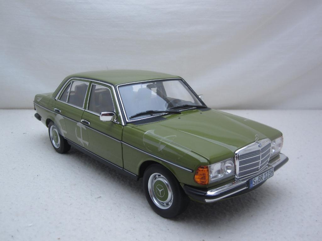 Mercedes - Benz w123 200 1982 Cactus groen 1:18 Norev, Hobby en Vrije tijd, Modelauto's | 1:18, Ophalen of Verzenden, Nieuw, Auto