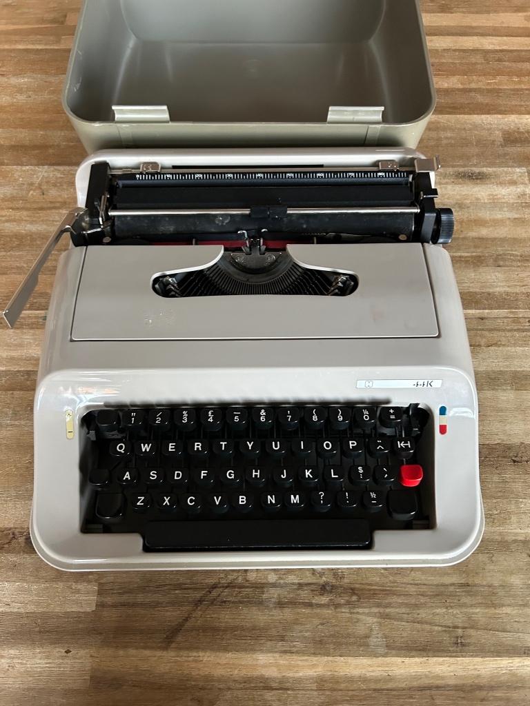 Vintage H 44K kofferschrijfmachine, Diversen, Typemachines, Ophalen of Verzenden, Gebruikt