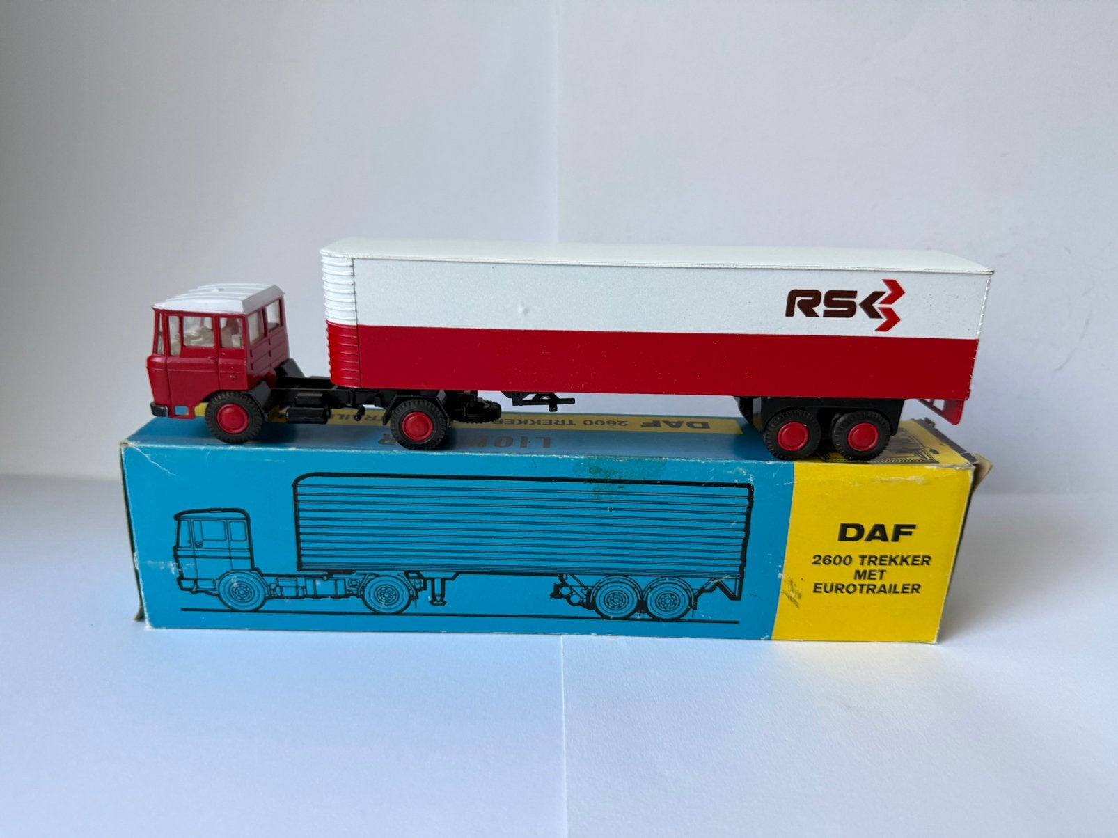 Lion Car Nr.36 DAF 2600 met Eurotrailer RSK - MIB, Ophalen of Verzenden, Nieuw, Bus of Vrachtwagen, Lion Toys