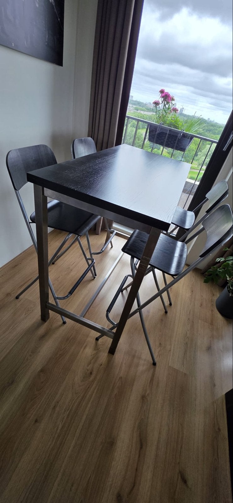 Bar tafel met 4 barkrukken in goede staat, Ophalen, Gebruikt