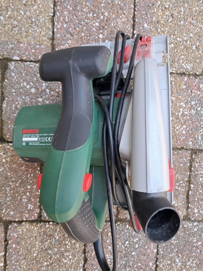 Te koop een handcirkelzaag, Cirkelzaag, Ophalen of Verzenden, Zo goed als nieuw, 30 tot 70 mm