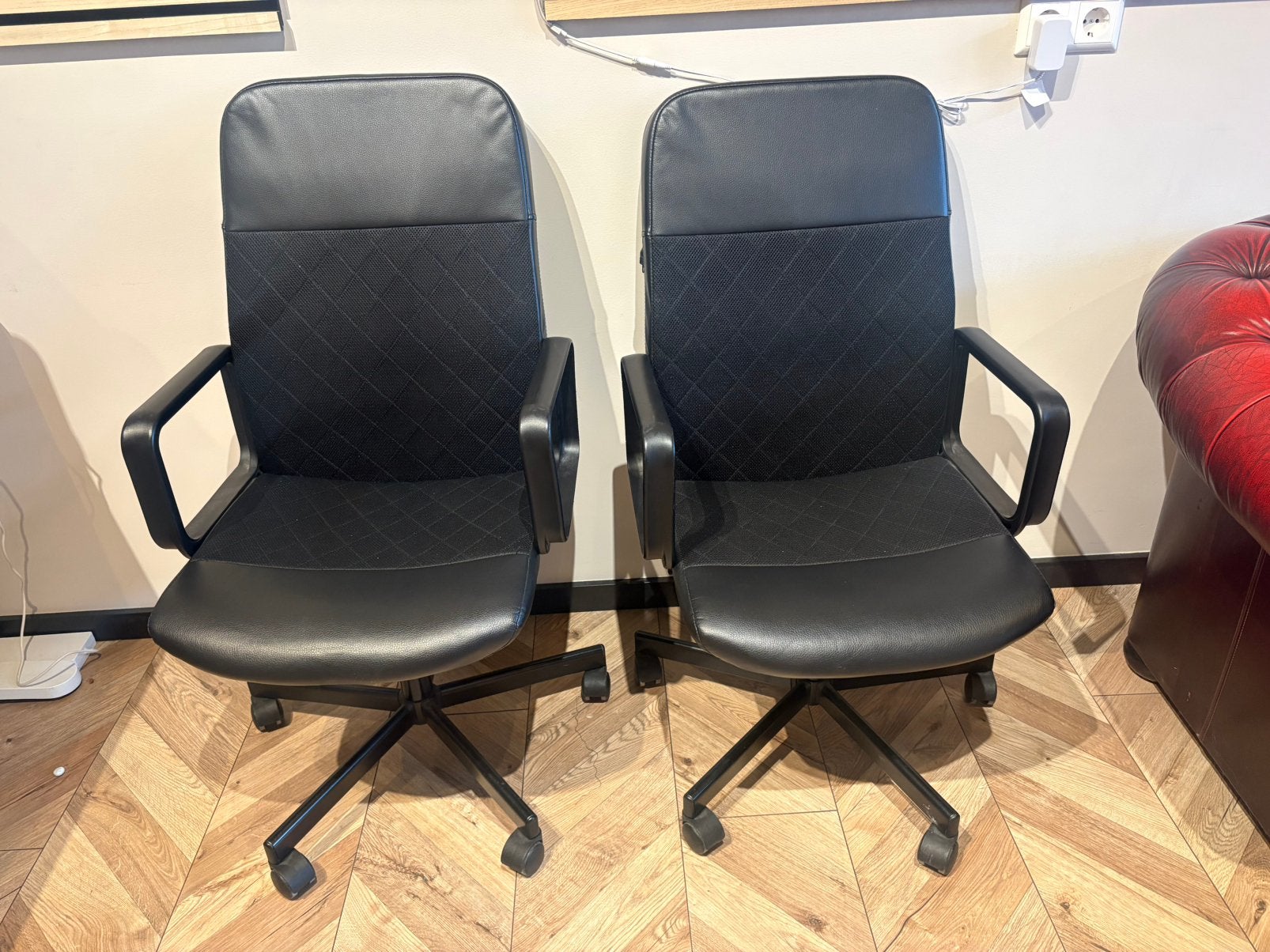 Bureau stoep Te koop €20 per stuk, Ophalen, Zo goed als nieuw, Zwart