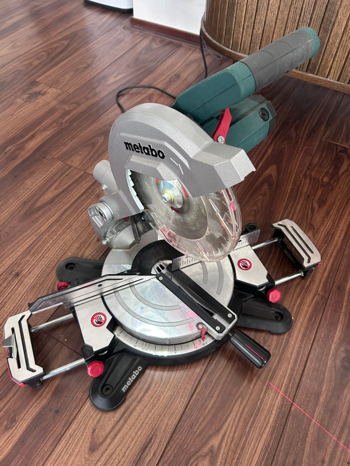 Metabo afkort- en verstekzaag met laser & licht functies, Ophalen, Gebruikt, Afkortzaag, 30 tot 70 mm