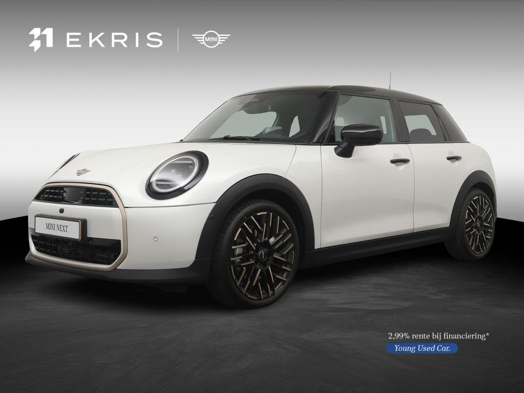 MINI 5-deurs Cooper C Favoured | Pakket-L | Stuur- Stoelverw, Auto's, Mini, Gebruikt, 156 pk, Met garantie (alle), Leder en Stof