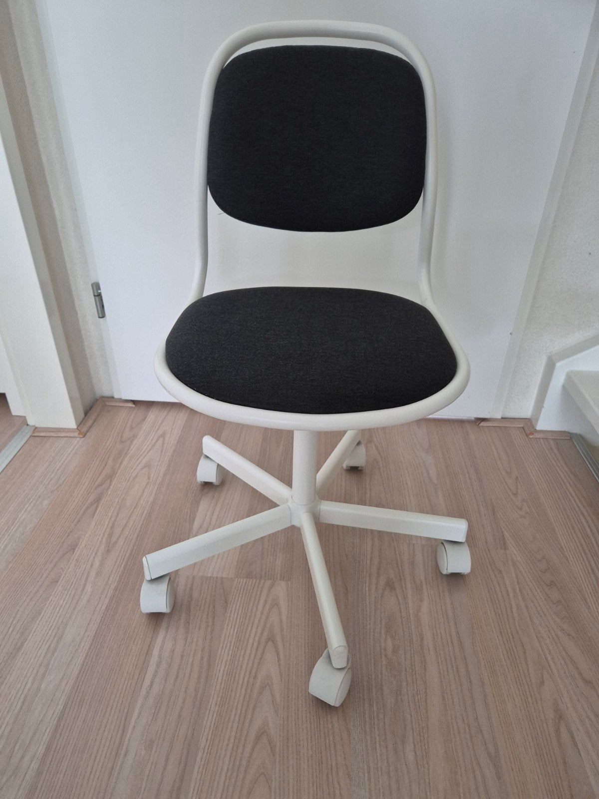 IKEA ÖRFJÄLL Kinderbureaustoel, Ophalen, Zo goed als nieuw, Zwart