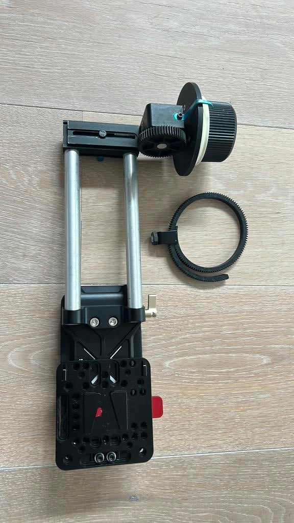 Smallrig follow focus met schouder pad en v-mount., Overige merken, Overige soorten, Zo goed als nieuw, Ophalen of Verzenden
