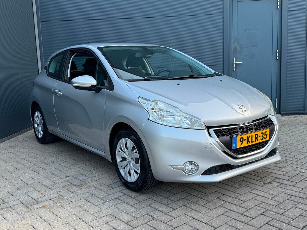 Peugeot 208 1.2 VTi Envy / navi / Nw -Riem / Nap, Voorwielaandrijving, Euro 5, Gebruikt, 31 €/maand