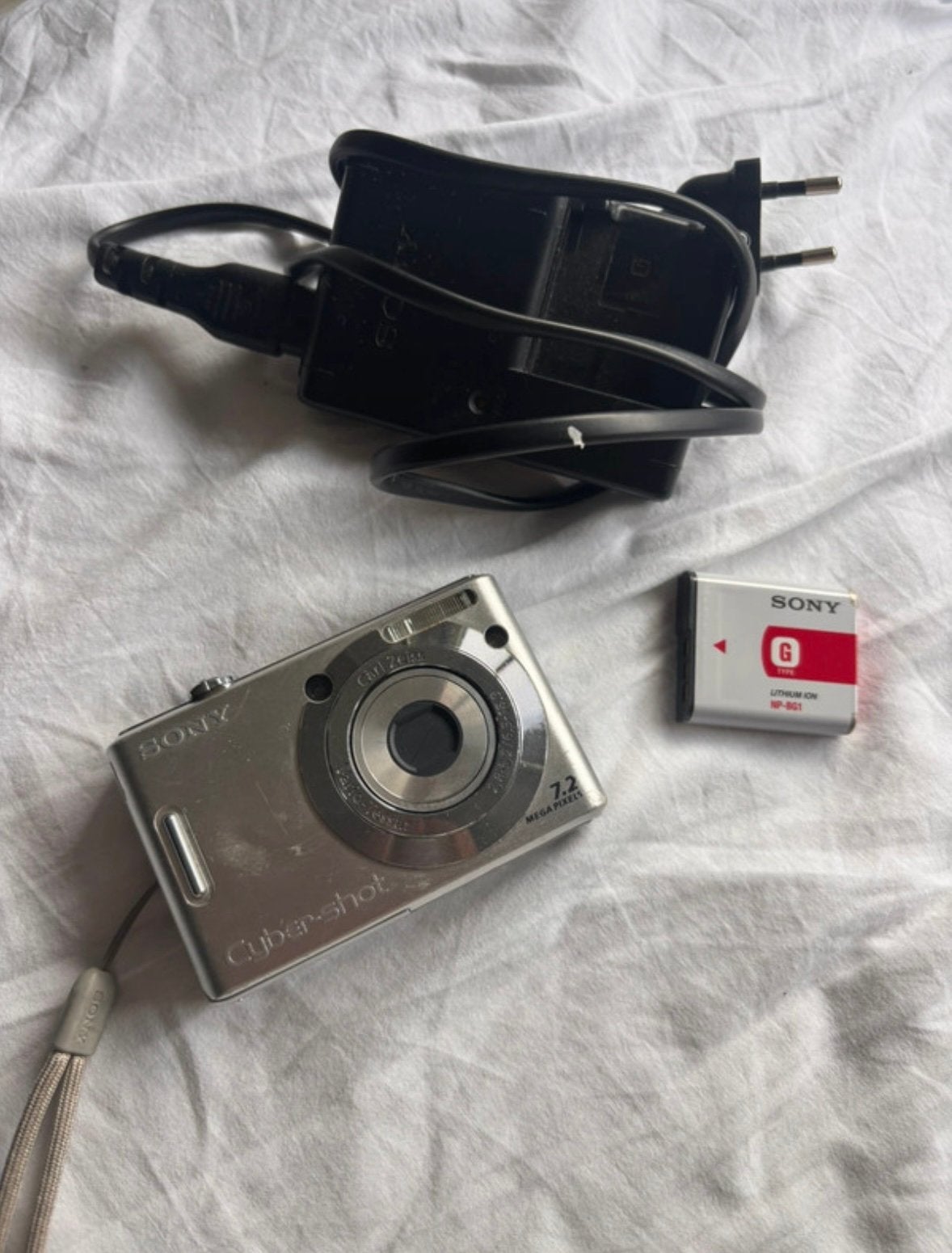Sony Cybershot DSC-W35 camera +oplader + SD kaart + USBstick, Gebruikt, Ophalen of Verzenden, Sony, Accu
