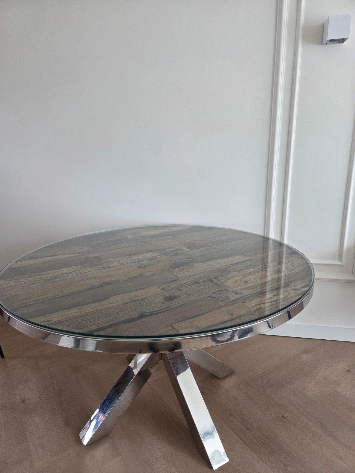 Ronde eettafel 130 cm met houtlook en glazen blad, Ophalen, Gebruikt, 50 tot 100 cm, Rond
