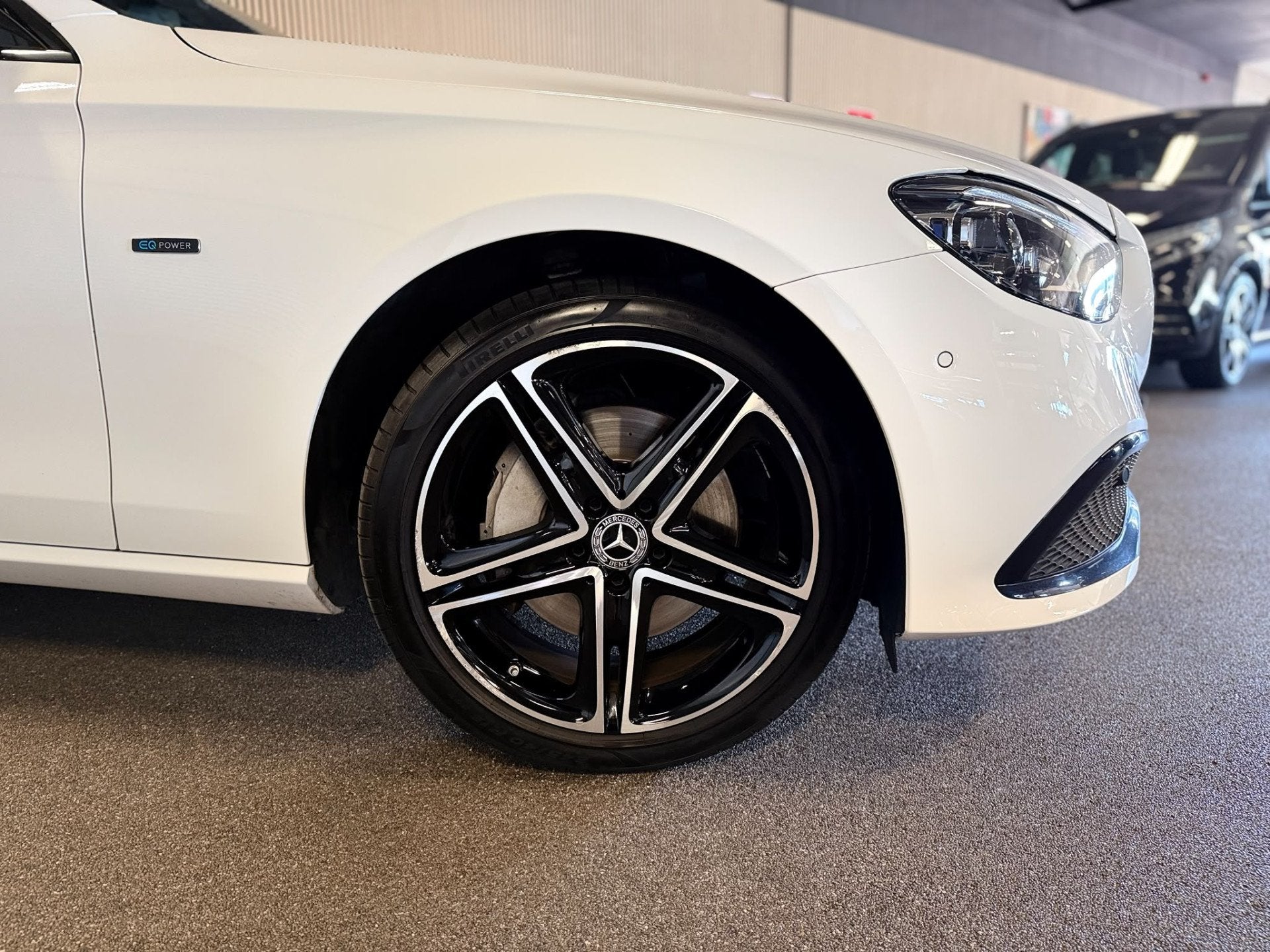 Mercedes-Benz E-Klasse 300e 4-Matic Avantgarde-PANORAMA-NIGH, Auto's, Automaat, 12 maanden, Gebruikt, 4 cilinders