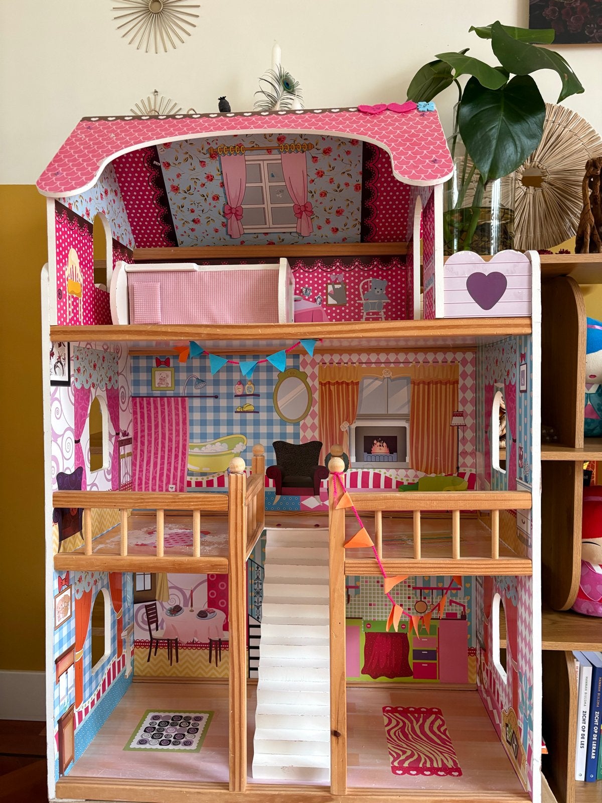 Groot en compleet poppenhuis met meubeltjes, Kinderen en Baby's, Speelgoed | Poppenhuizen, Ophalen, Gebruikt, Poppenhuis