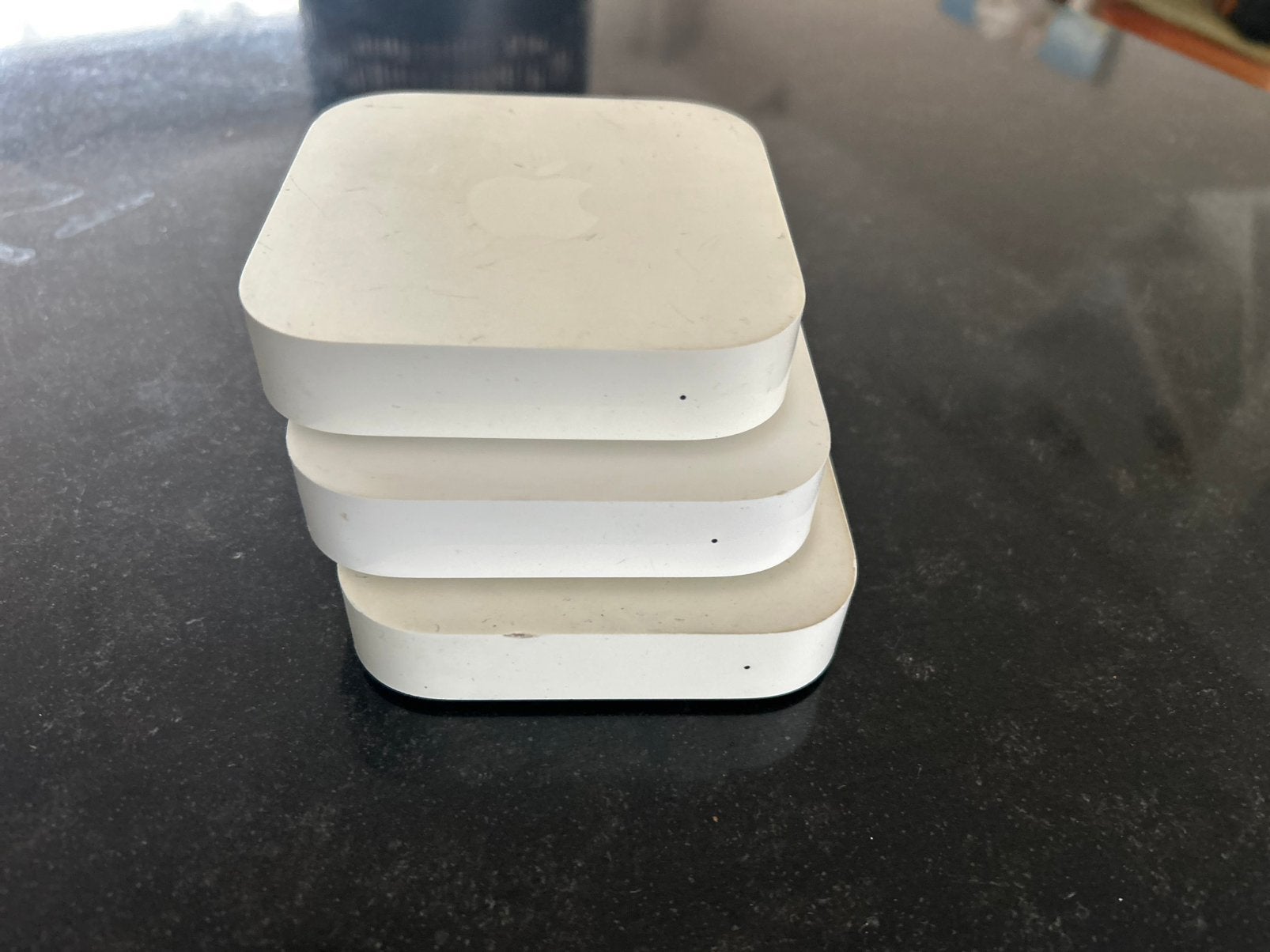 Foto 5 van Apple AirPort Express Base Station (3x) & Apple TV (1x)