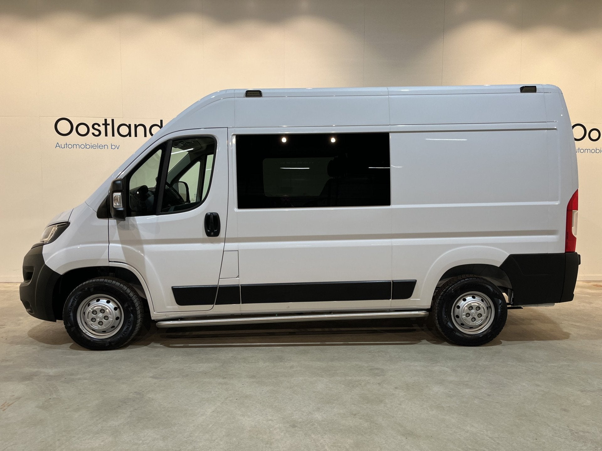 Peugeot Boxer 2.2 HDi 120 PK L2H2 DC 6 pers / Euro 6 / Airco, Auto's, Voorwielaandrijving, Stof, Gebruikt, 4 cilinders