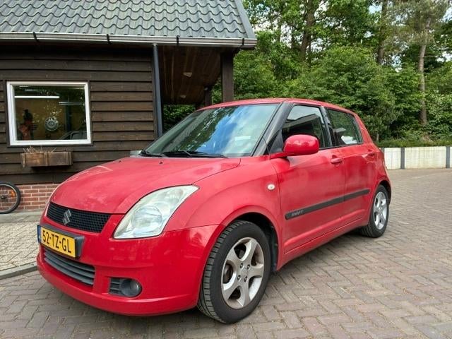 Suzuki Swift Sport  ''07 Brandweer/ Rood Rijdt perfect.Airco, Auto's, Voorwielaandrijving, 40 €/maand, 965 kg, 400 kg