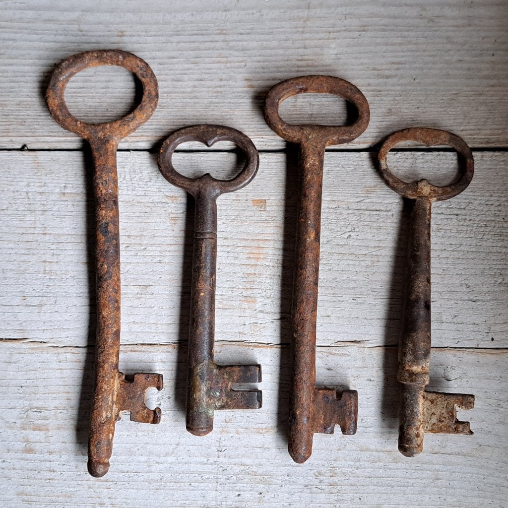 1x Grote oude brocante sleutel roestsleutel 14-20cm *Etage3*, Gebruikt, ., Ophalen of Verzenden, .