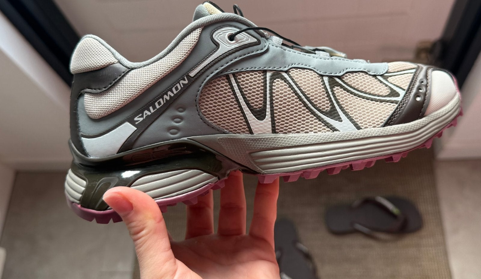 Salomon xt whisper Oxford Tan / Sedona Sage / Delicioso, Ophalen of Verzenden, Zo goed als nieuw, Zwart, Sneakers of Gympen