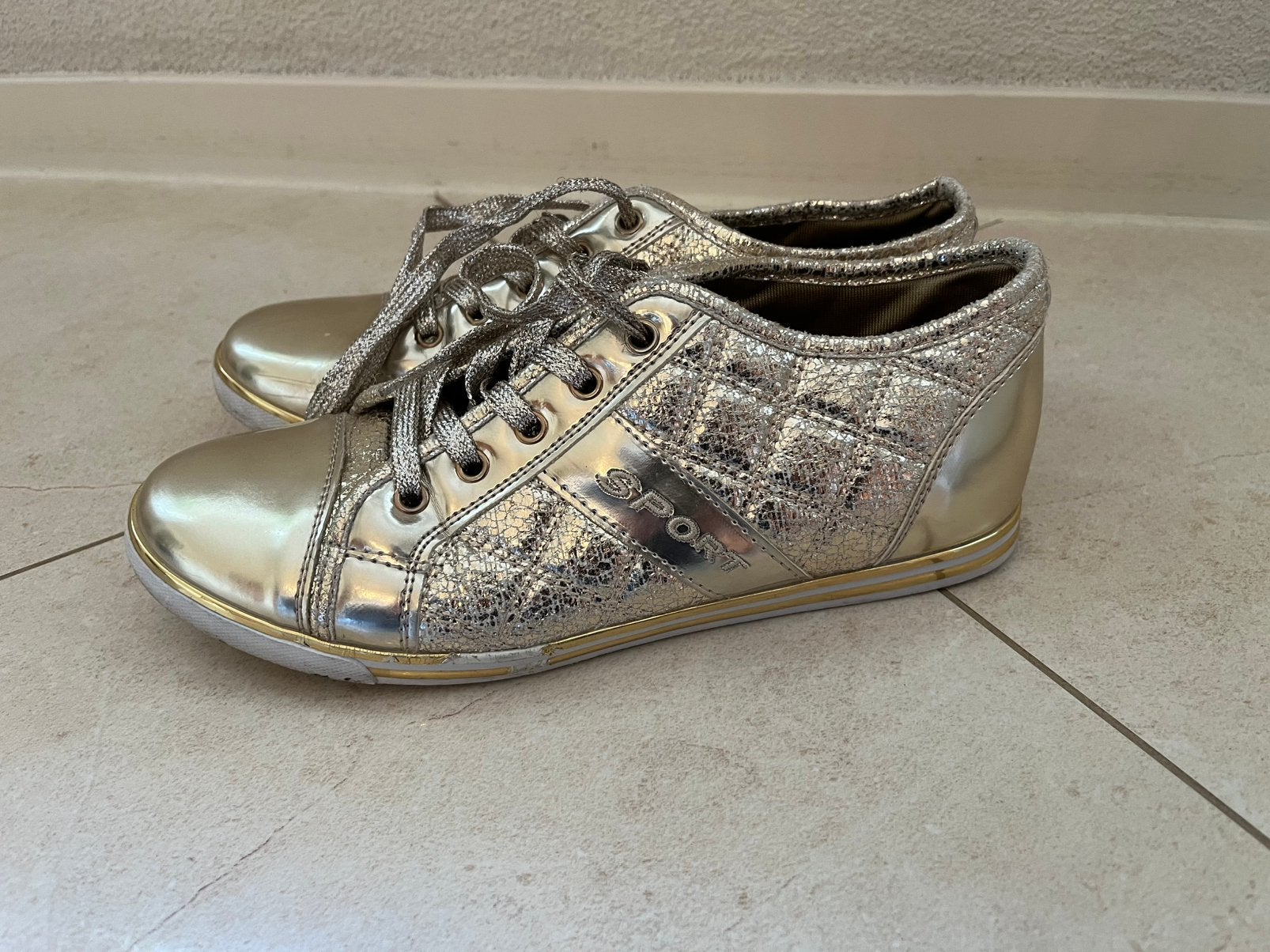 Sneakers goud glitter maat 39, Overige kleuren, Ophalen of Verzenden, Sneakers of Gympen, Gedragen