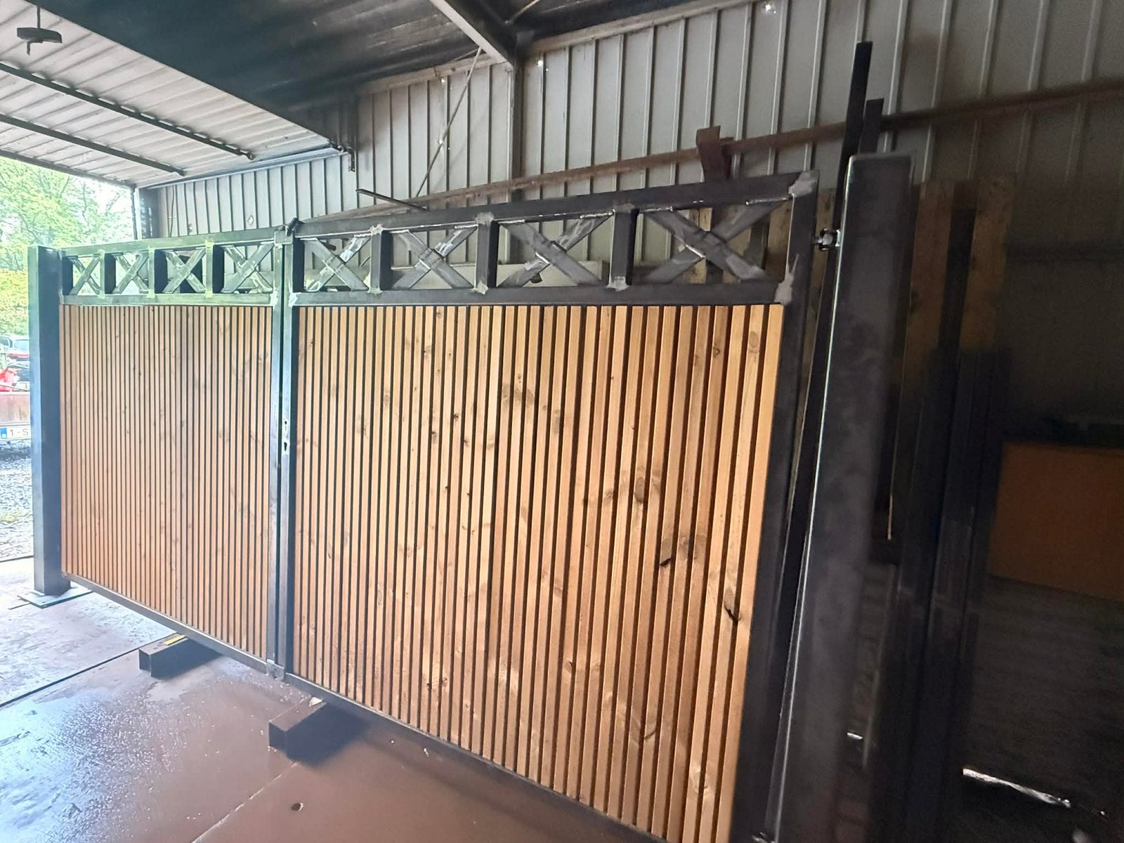 Nieuwe poort staal met hout, Tuin en Terras, Ophalen, 1 tot 2 meter, Minder dan 3 meter, Zo goed als nieuw