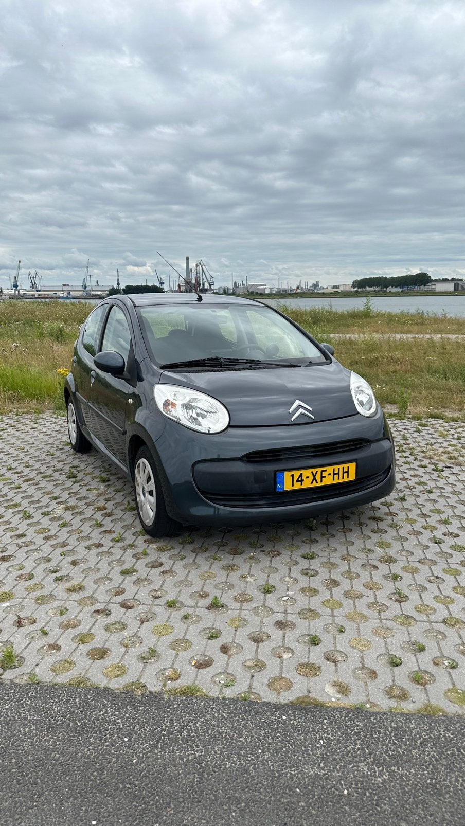 Citroën C1 1.0 5-DRS 2007 Grijs Carplay, Auto's, Citroën, Voorwielaandrijving, Zwart, 4 stoelen, C1