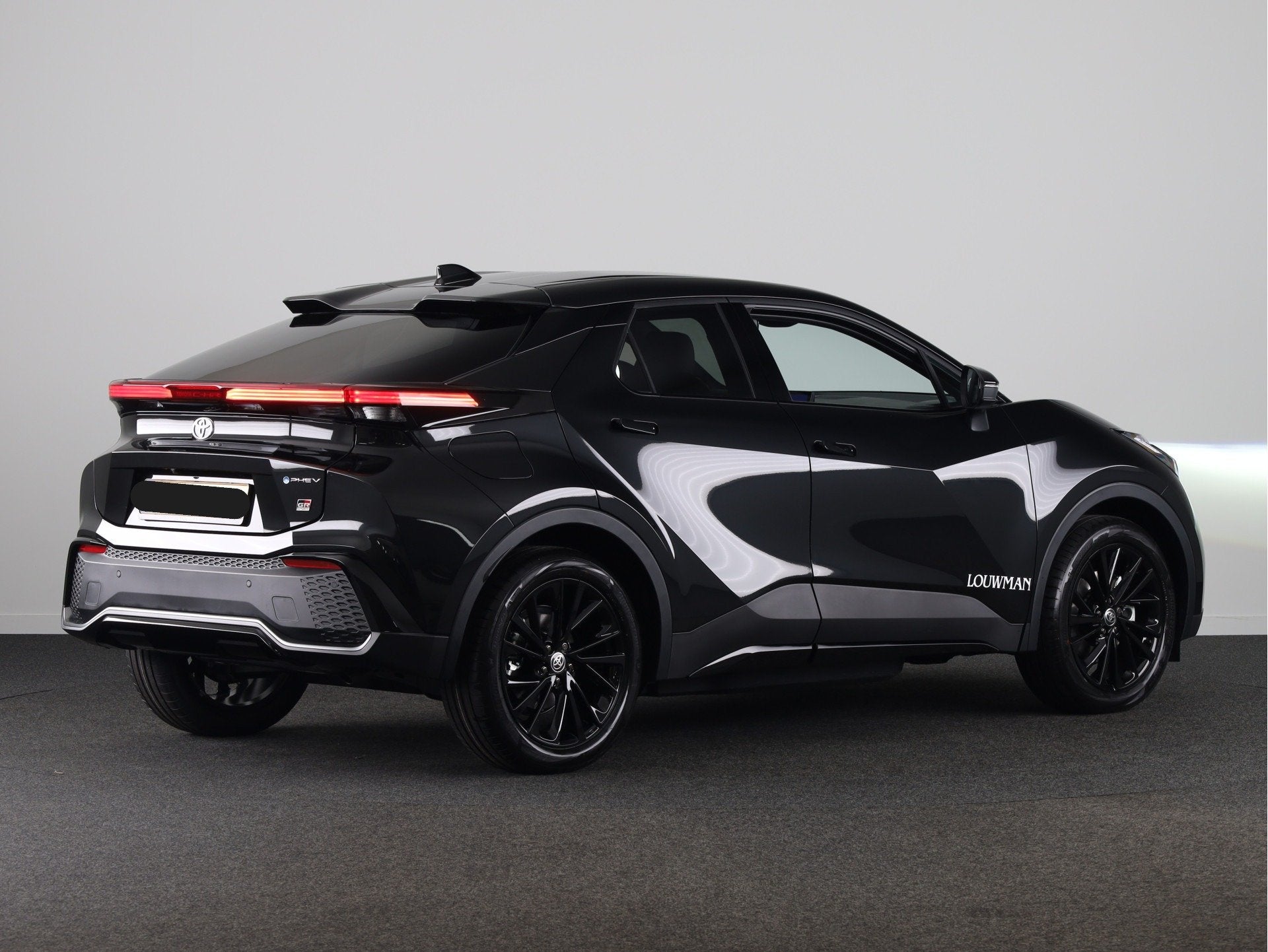 Toyota C-HR 2.0 Plug-in Hybrid 220 Black Edition (bj 2026), Auto's, 12 maanden, Zwart, 4 cilinders, 179 pk
