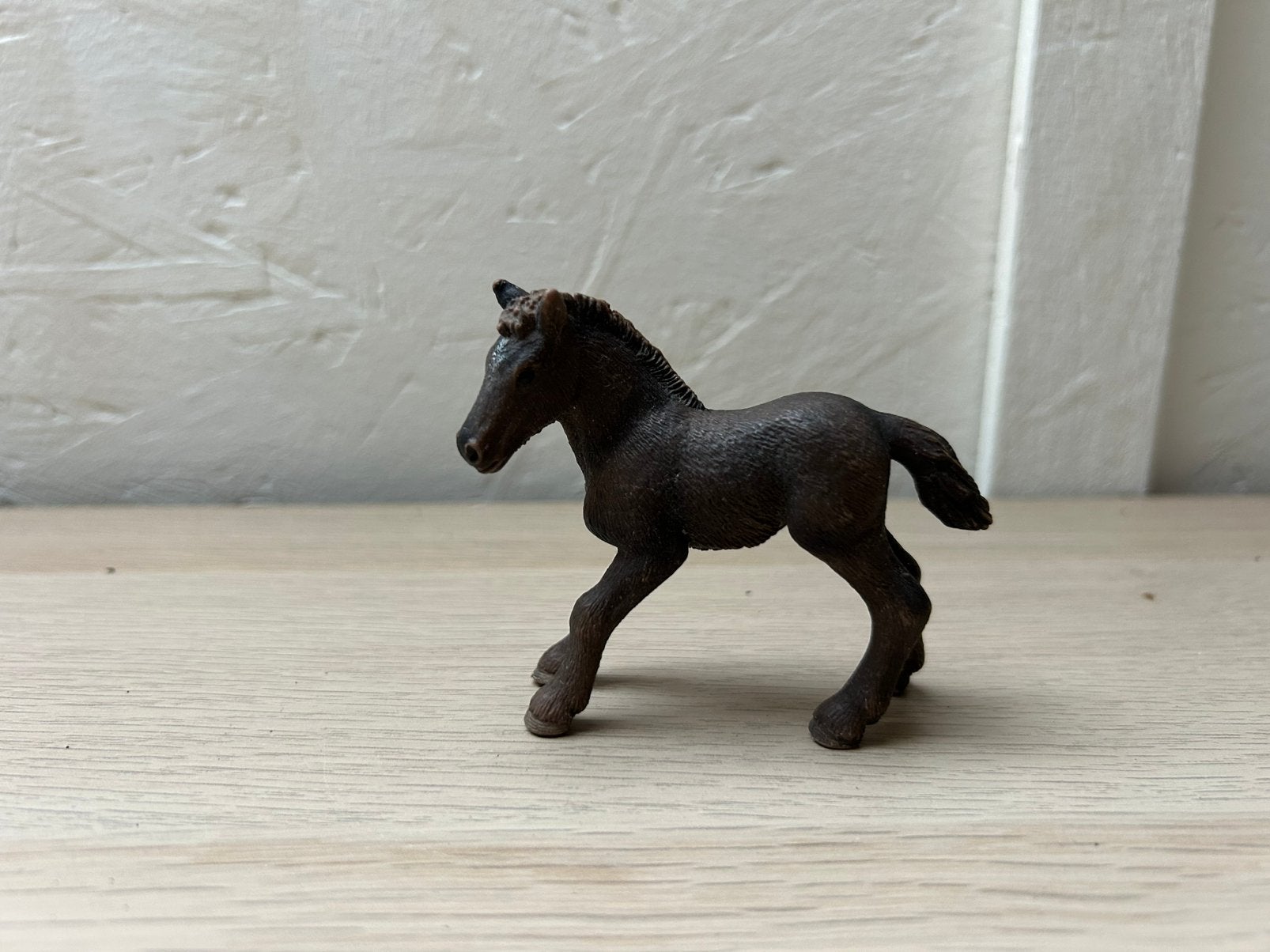 Schleich camargue veulen, Ophalen of Verzenden, Zo goed als nieuw, Paard, Beeldje of Figuurtje