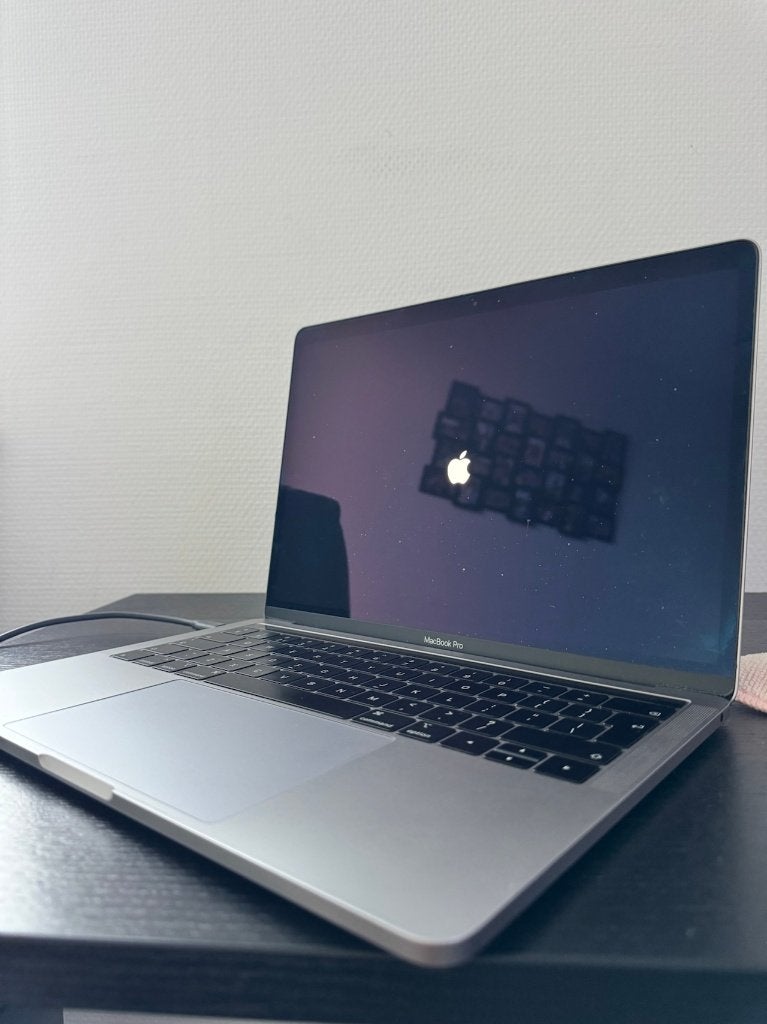 MacBook Pro 13” (2019) | Touch Bar | i5 | 8GB | Accu slecht, Computers en Software, Gebruikt, 8 GB, 13 inch, Minder dan 2 Ghz