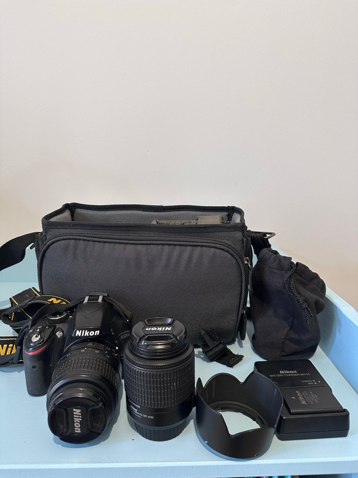 Nikon D3200 spiegelreflexcamera met twee lenzen en tas, Gebruikt, Spiegelreflex, Accu, Nikon