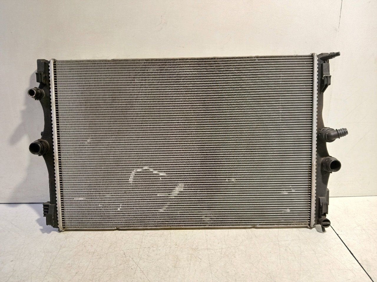 Radiateur Mercedes-Benz CLA, Onderdelen@venauto.nl, Van der Ven Autorecycling B.V., Gebruikt, Ettenseweg 76, 4706 PB Roosendaal, The Netherlands