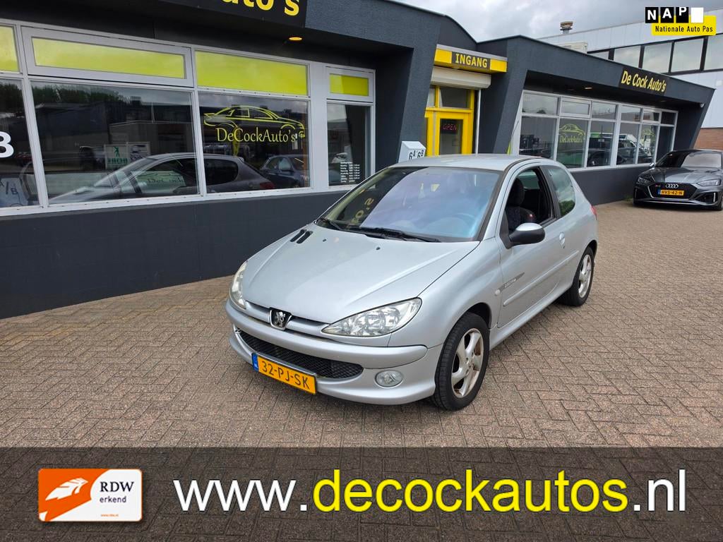 Peugeot 206 1.6-16V Quiksilver, Auto's, Peugeot, Voorwielaandrijving, Bedrijf, Handgeschakeld, Metallic lak
