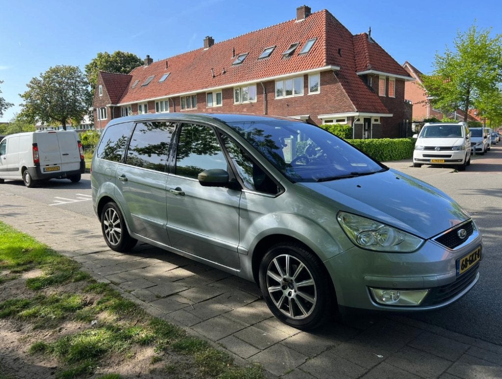 Ford Galaxy 2.0-16V Ghia 7 Persoons Airco Navi, Auto's, Voorwielaandrijving, 145 pk, Stof, 4 cilinders